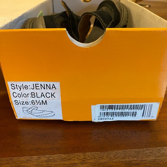 NIB Sporto Mary Jane Jenna 6.5 - Picture 4 of 4